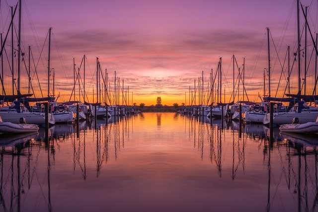 Port w piękny wieczór.